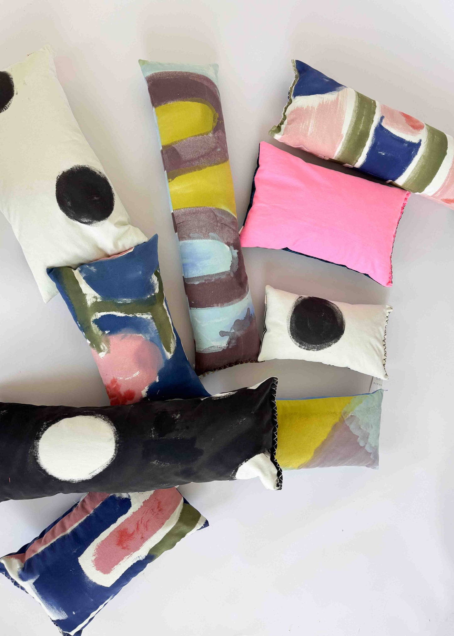 BOLSTER CLOUD CUSHION / ONE DOT