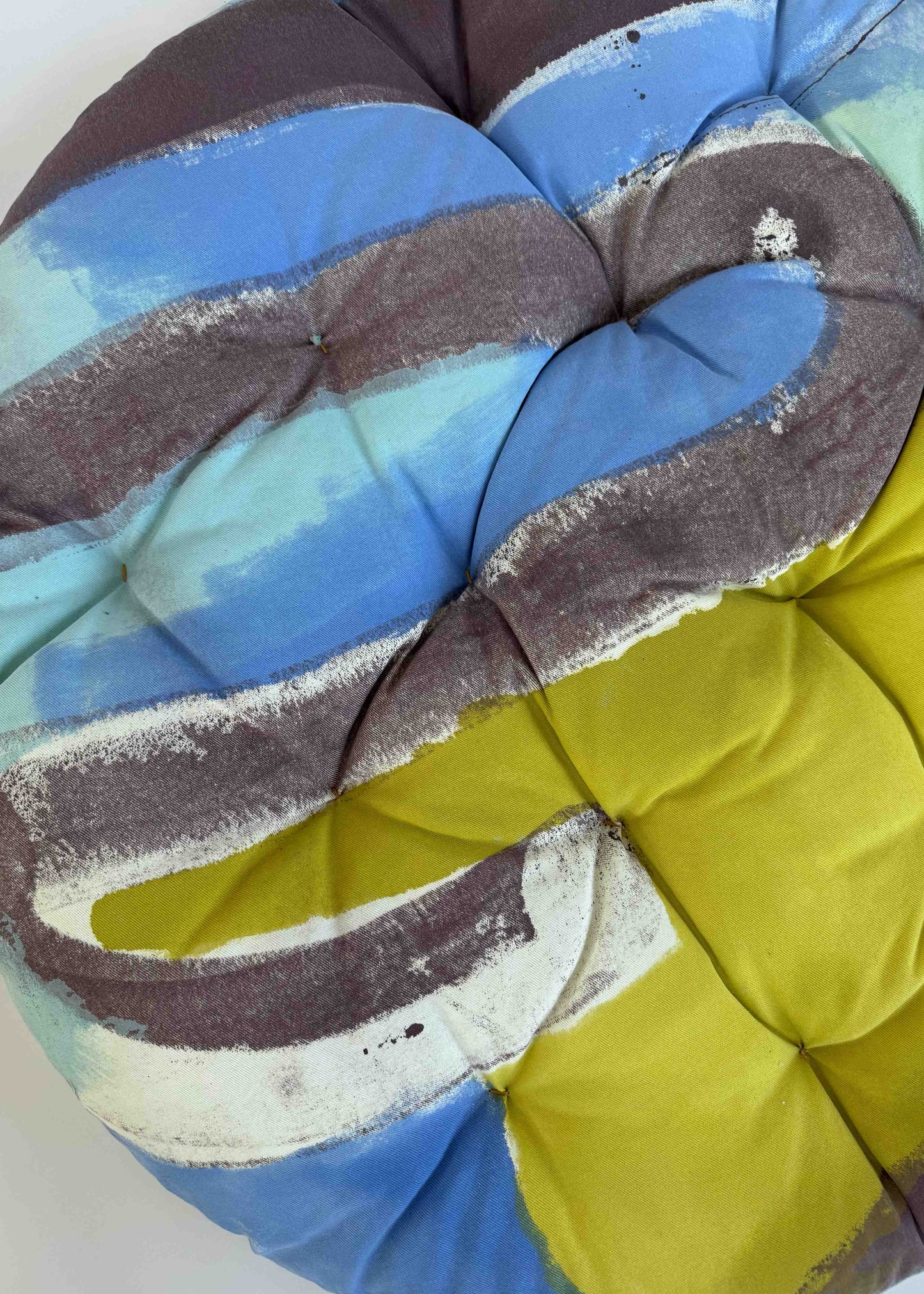 BIG CIRCLE CLOUD CUSHION / COASTAL TOWN