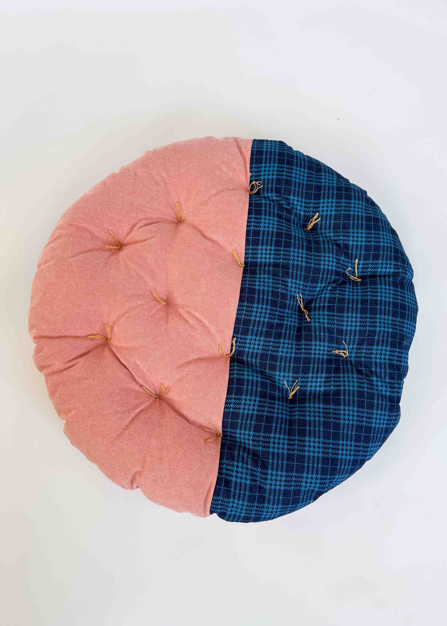 BIG CIRCLE CLOUD CUSHION / TAOS PARTY