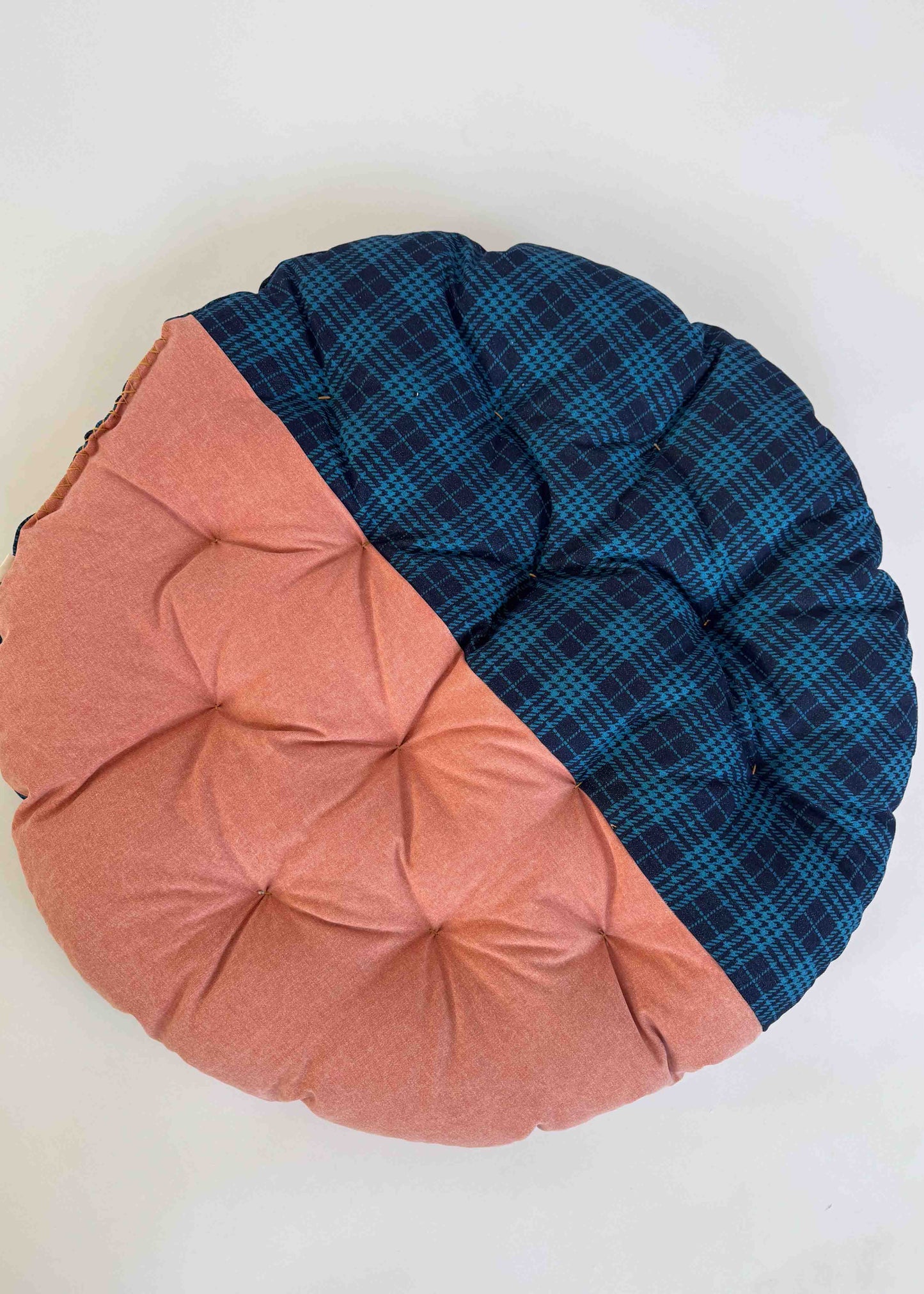 BIG CIRCLE CLOUD CUSHION / TAOS PARTY