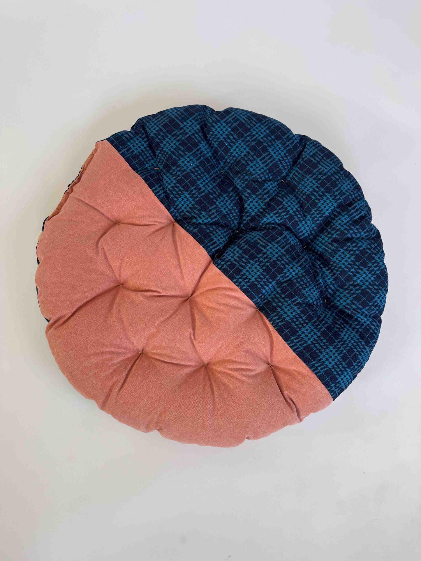BIG CIRCLE CLOUD CUSHION / TAOS PARTY