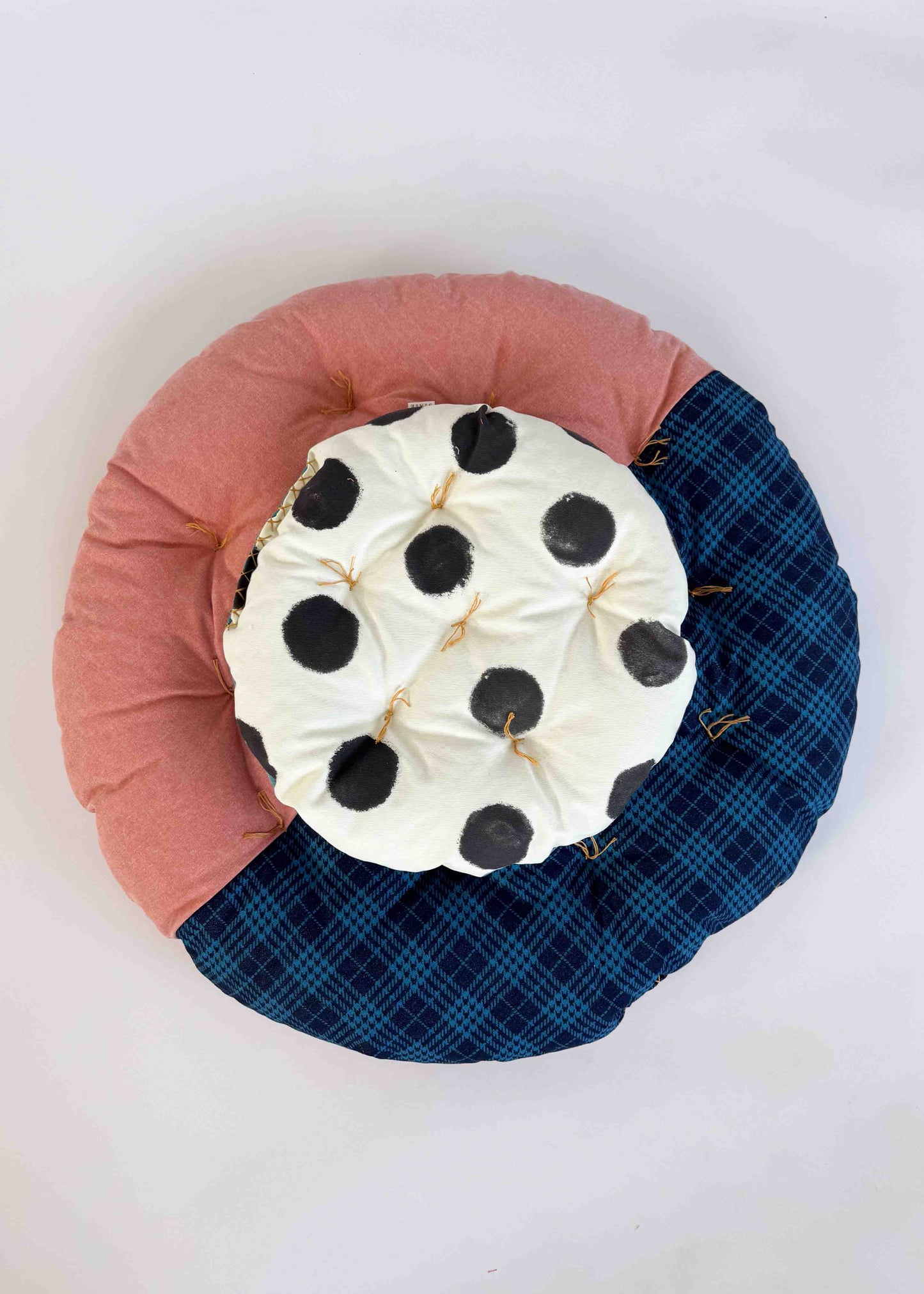 BIG CIRCLE CLOUD CUSHION / TAOS PARTY