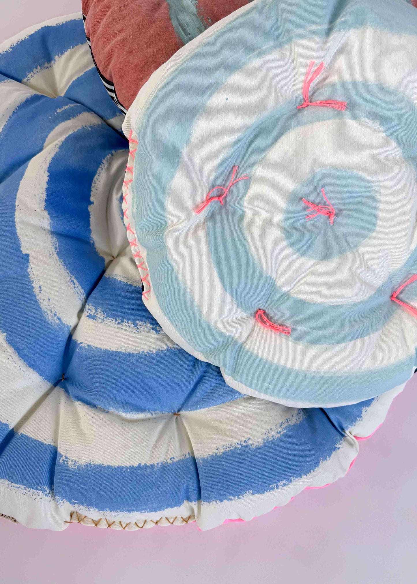BIG CIRCLE CLOUD CUSHION / BLUE BULLSEYE
