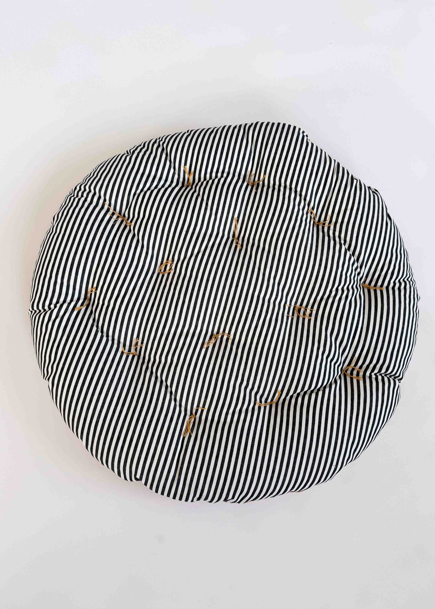 BIG CIRCLE CLOUD CUSHION / CORAL RINGS