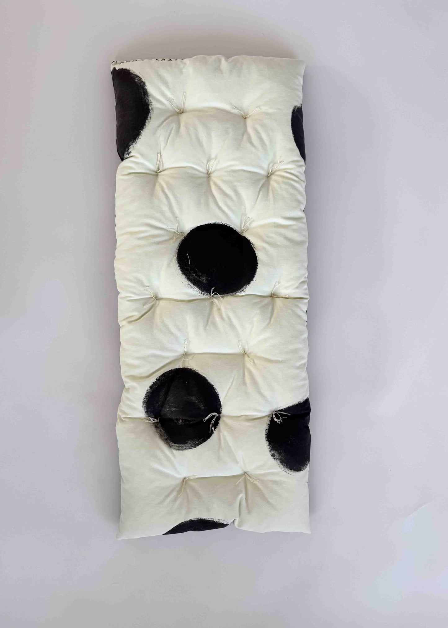 BENCH CLOUD CUSHION / DOTTIE