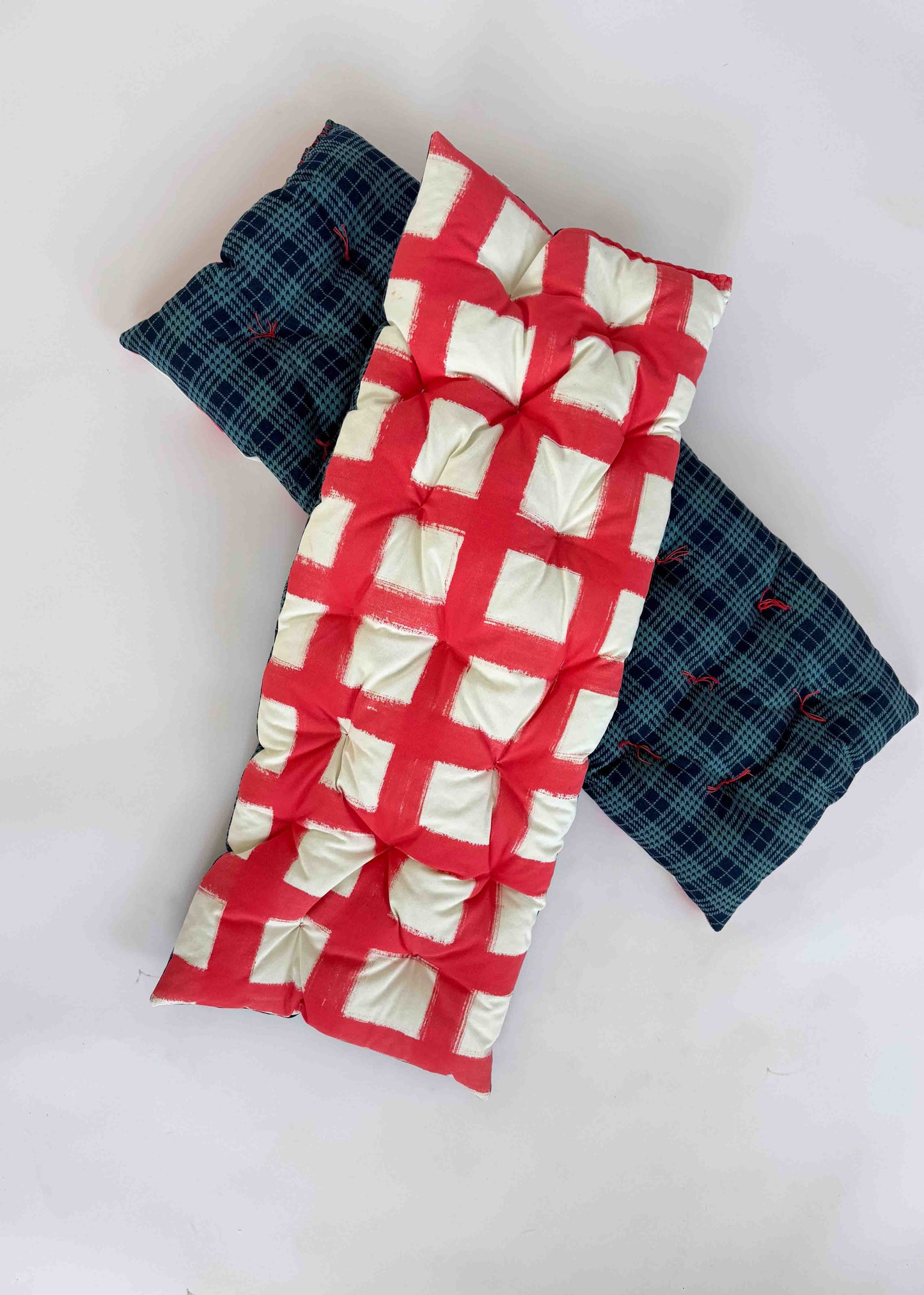 BENCH CLOUD CUSHION / AUNT SALLYS