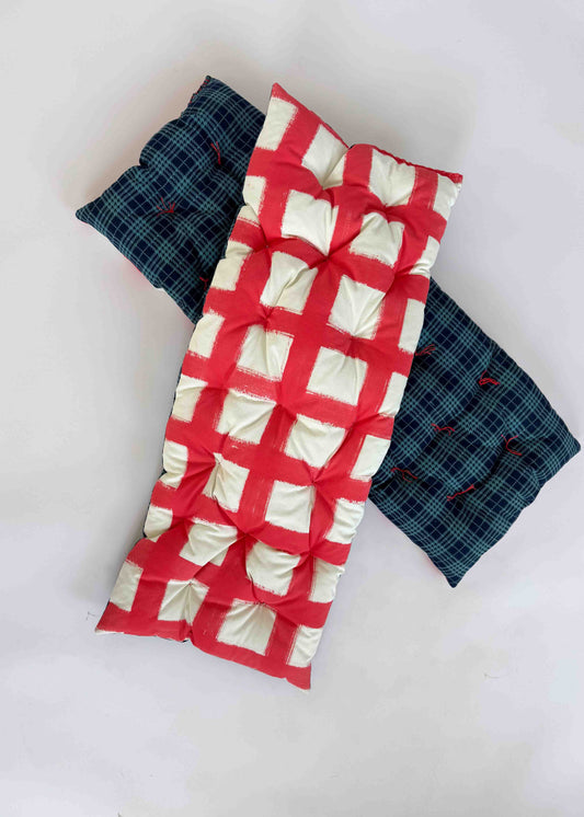 BENCH CLOUD CUSHION / AUNT SALLYS