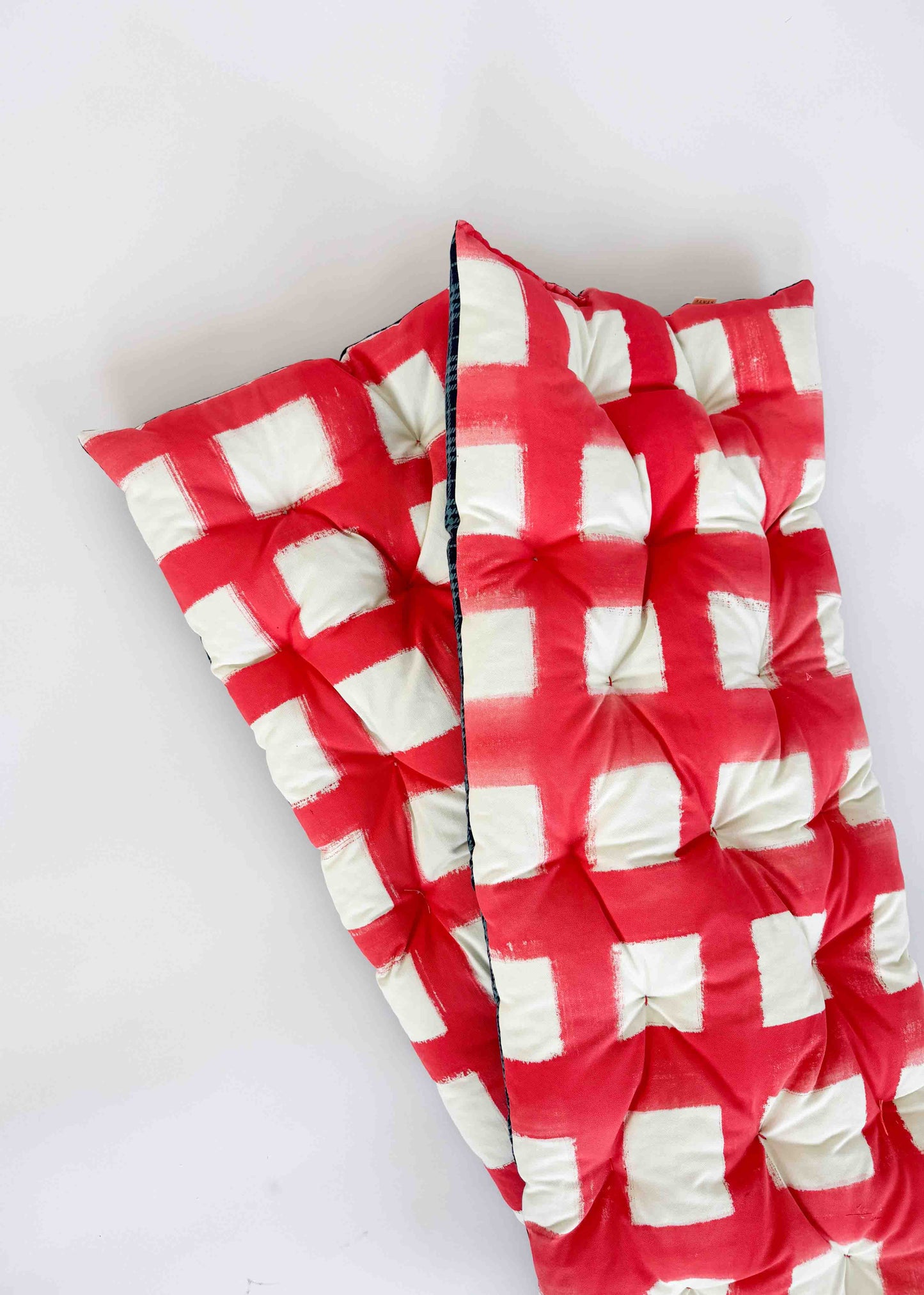 BENCH CLOUD CUSHION / AUNT SALLYS