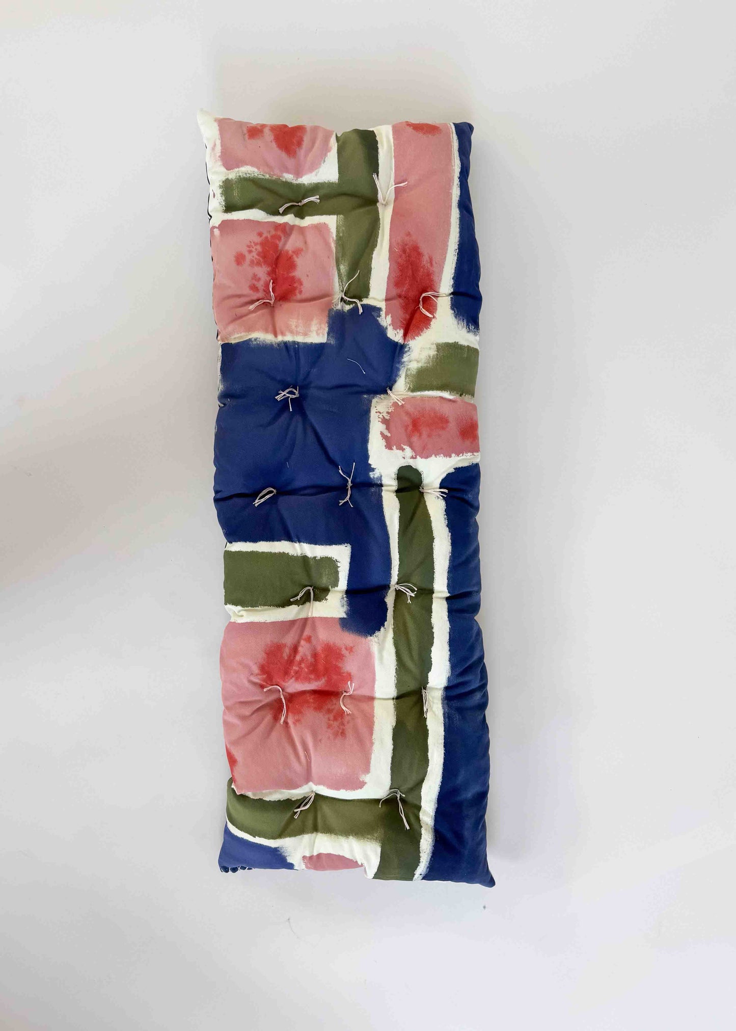 BENCH CLOUD CUSHION / WATER FLOWERS