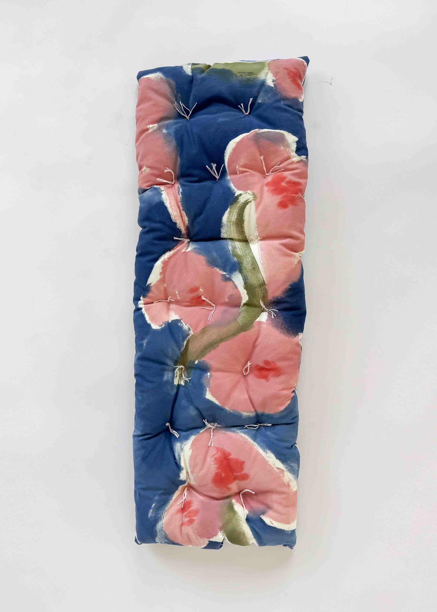 BENCH CLOUD CUSHION / WATER FLOWERS