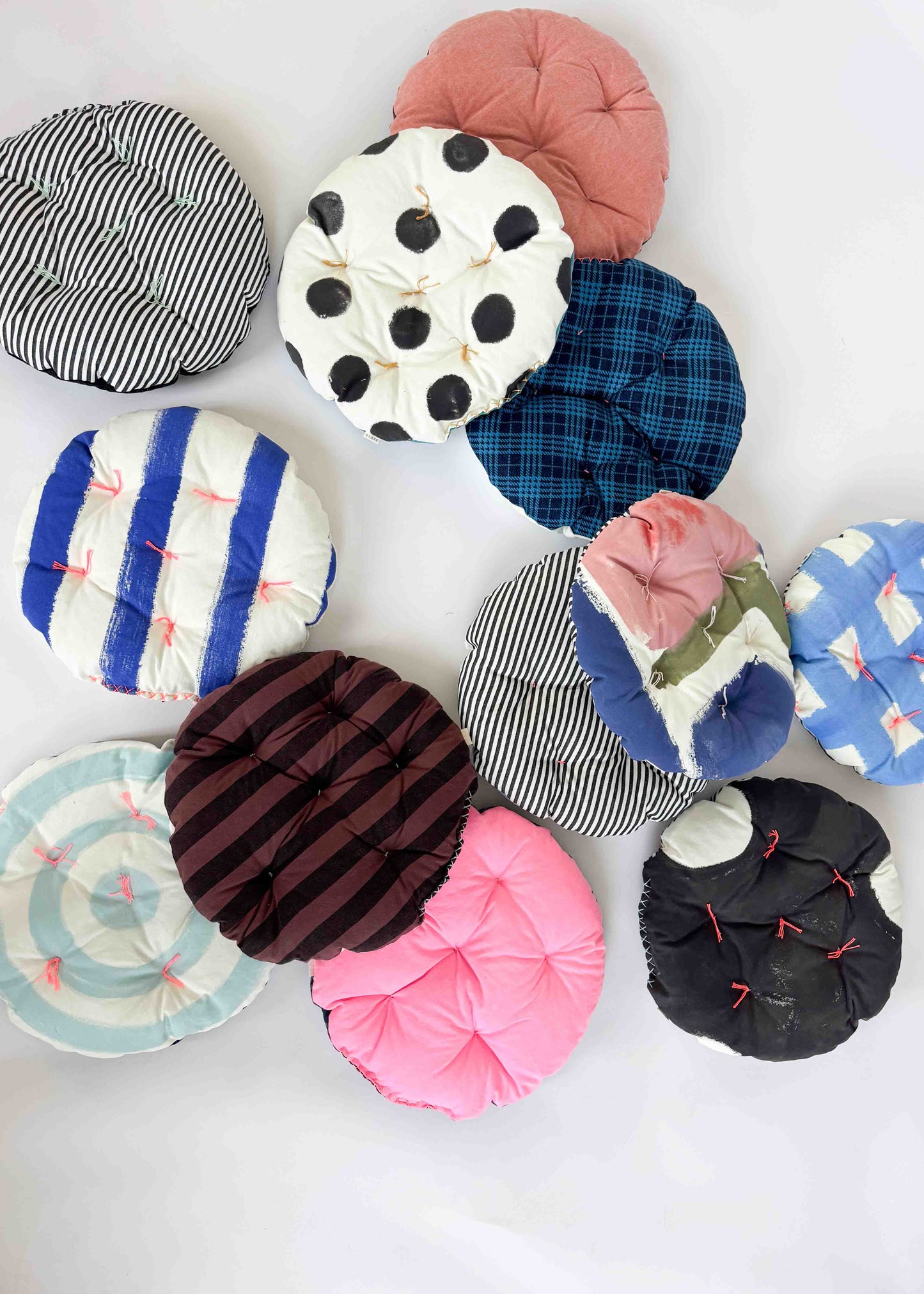 LIL' CIRCLE CLOUD CUSHION / POTTERY STUDIO