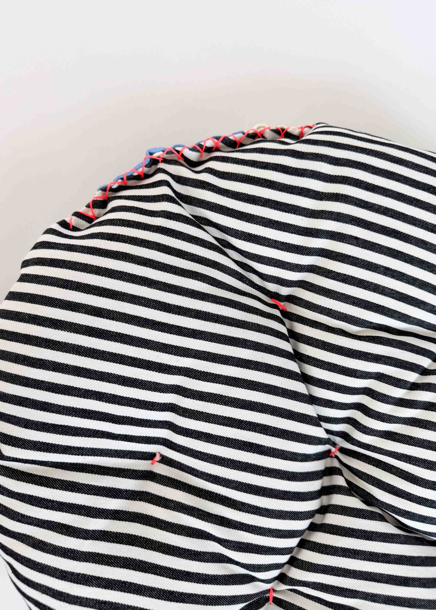 LIL' CIRCLE CLOUD CUSHION / PERIWINKLE PLAID