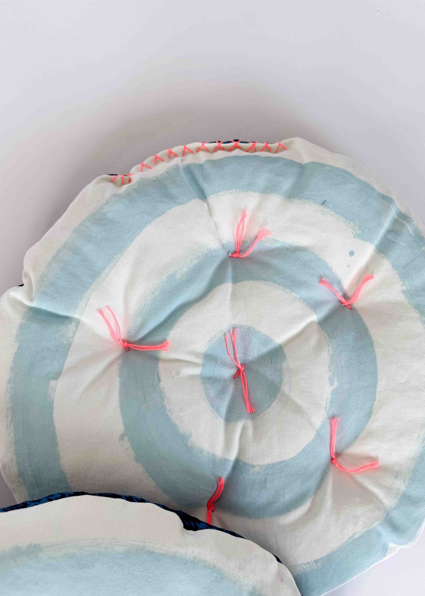 LIL' CIRCLE CLOUD CUSHION / ICELAND FLING