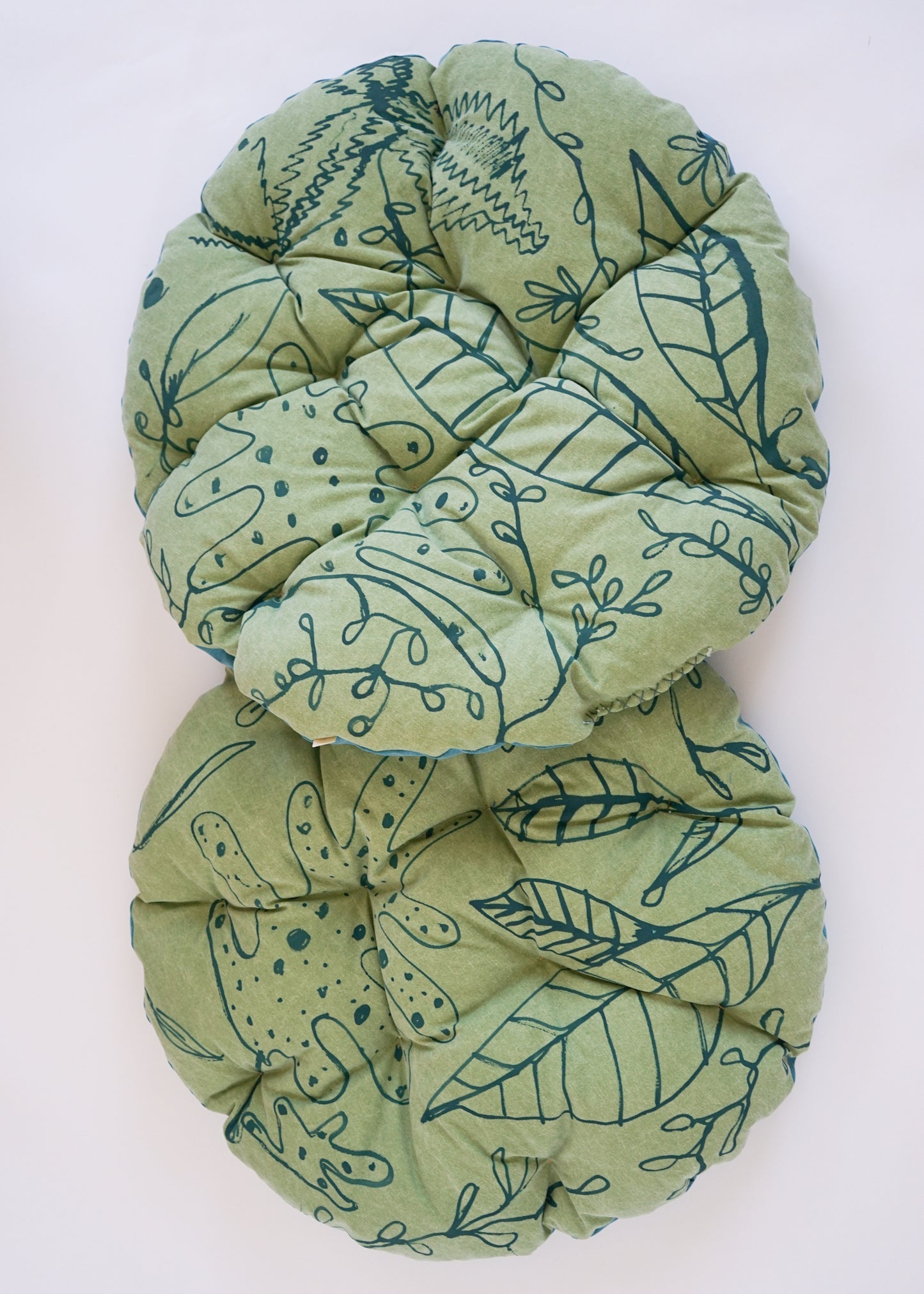 BIG CIRCLE CUSHION / OVERGROWN