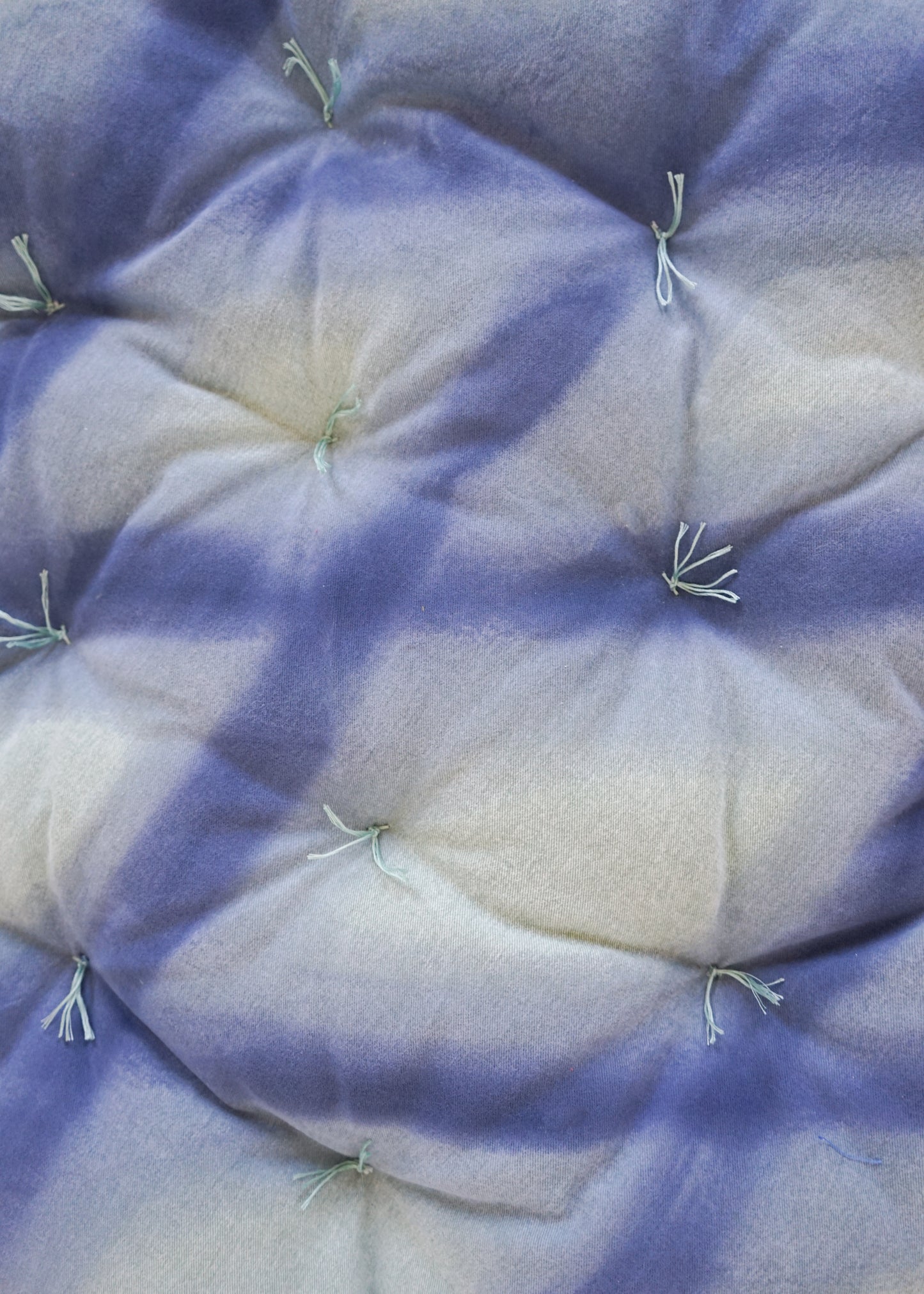 CLOUD CUSHION / LATTICE