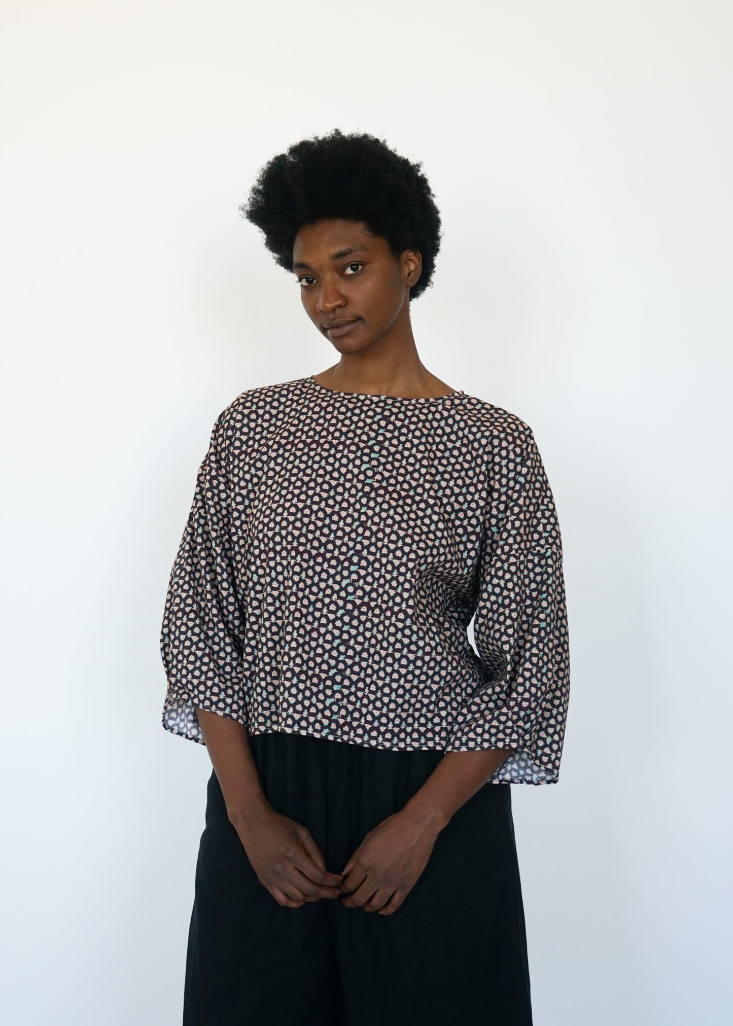 DART BLOUSE / MUMSIE