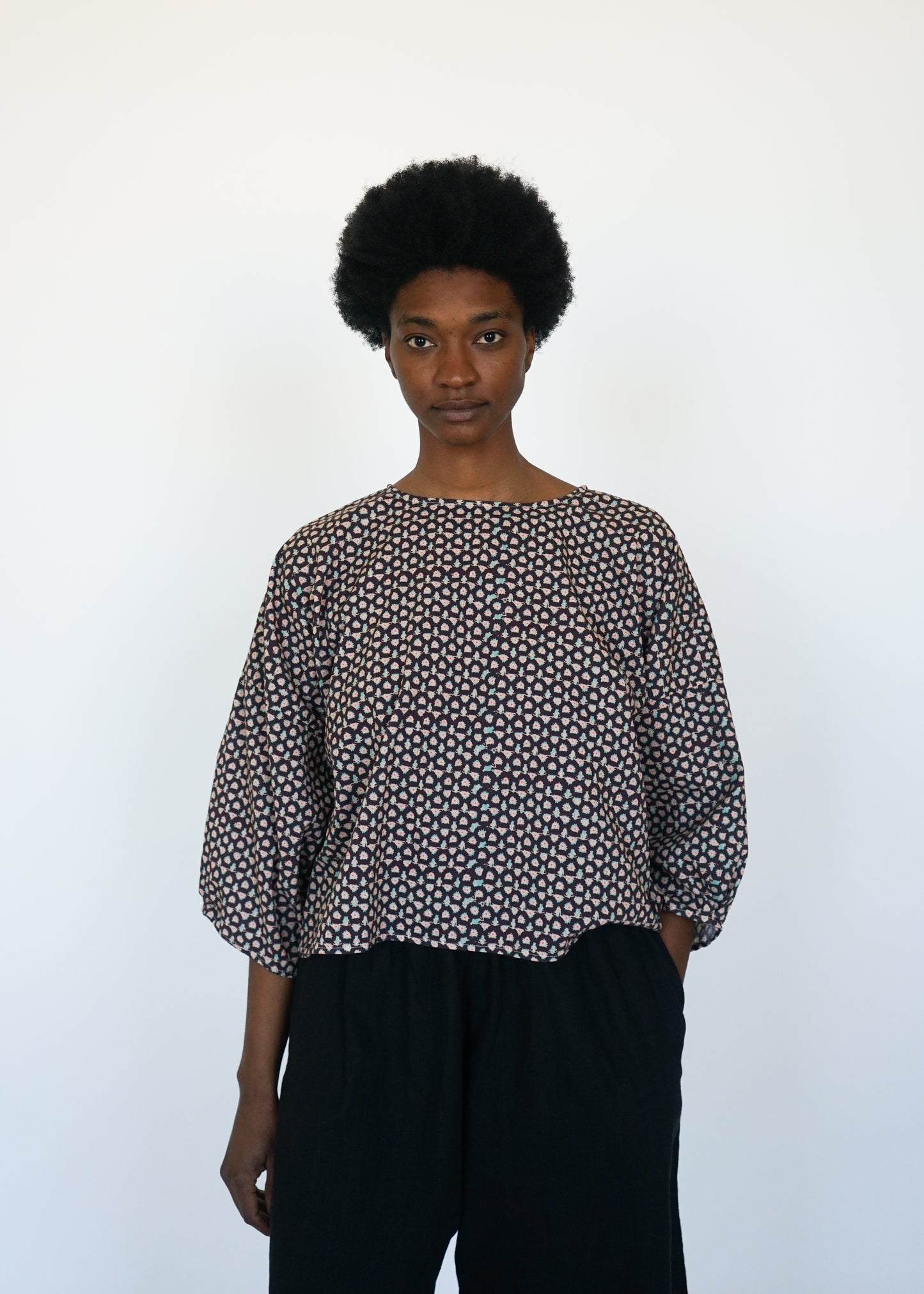 DART BLOUSE / MUMSIE