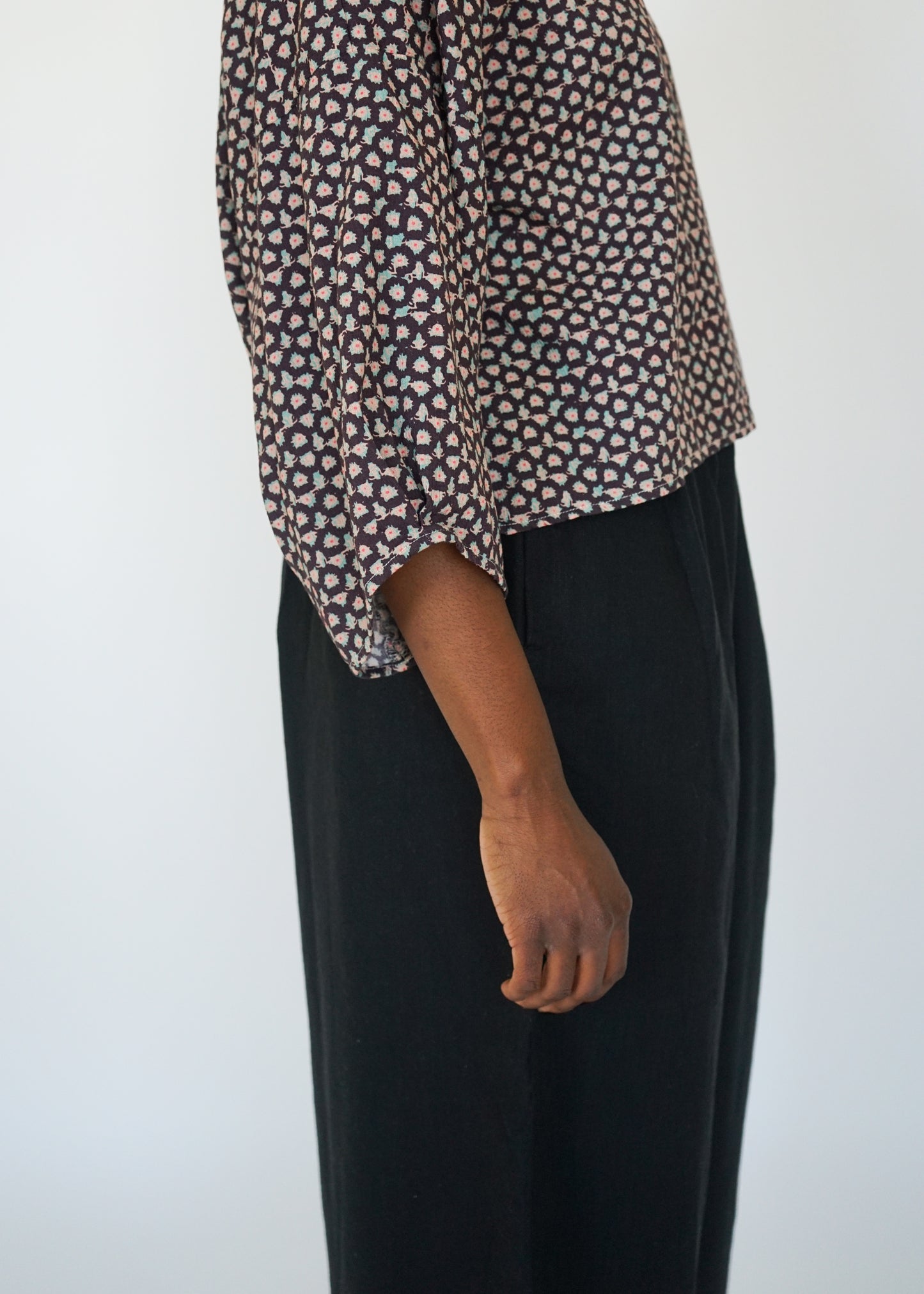 DART BLOUSE / MUMSIE