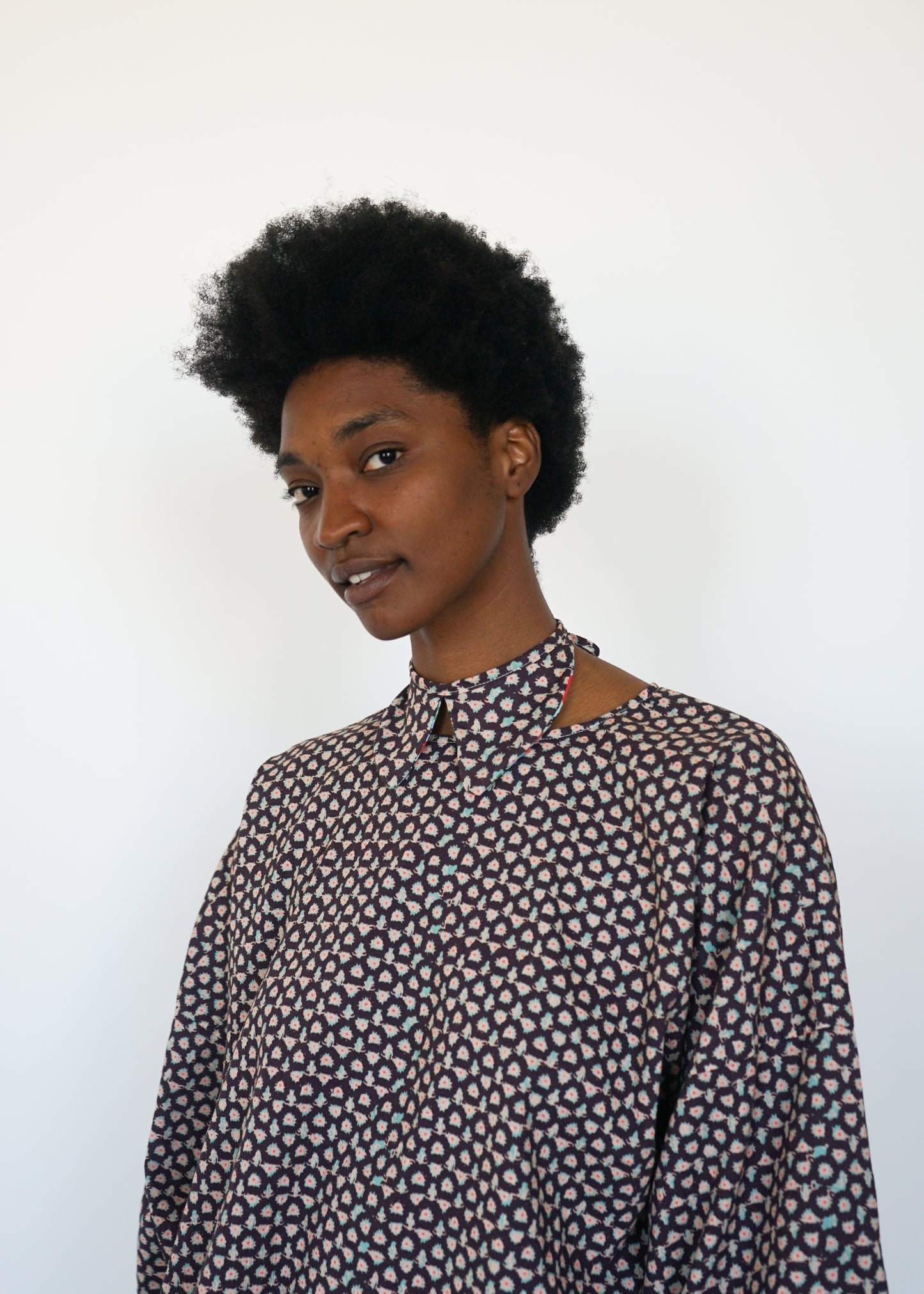 DART BLOUSE / MUMSIE