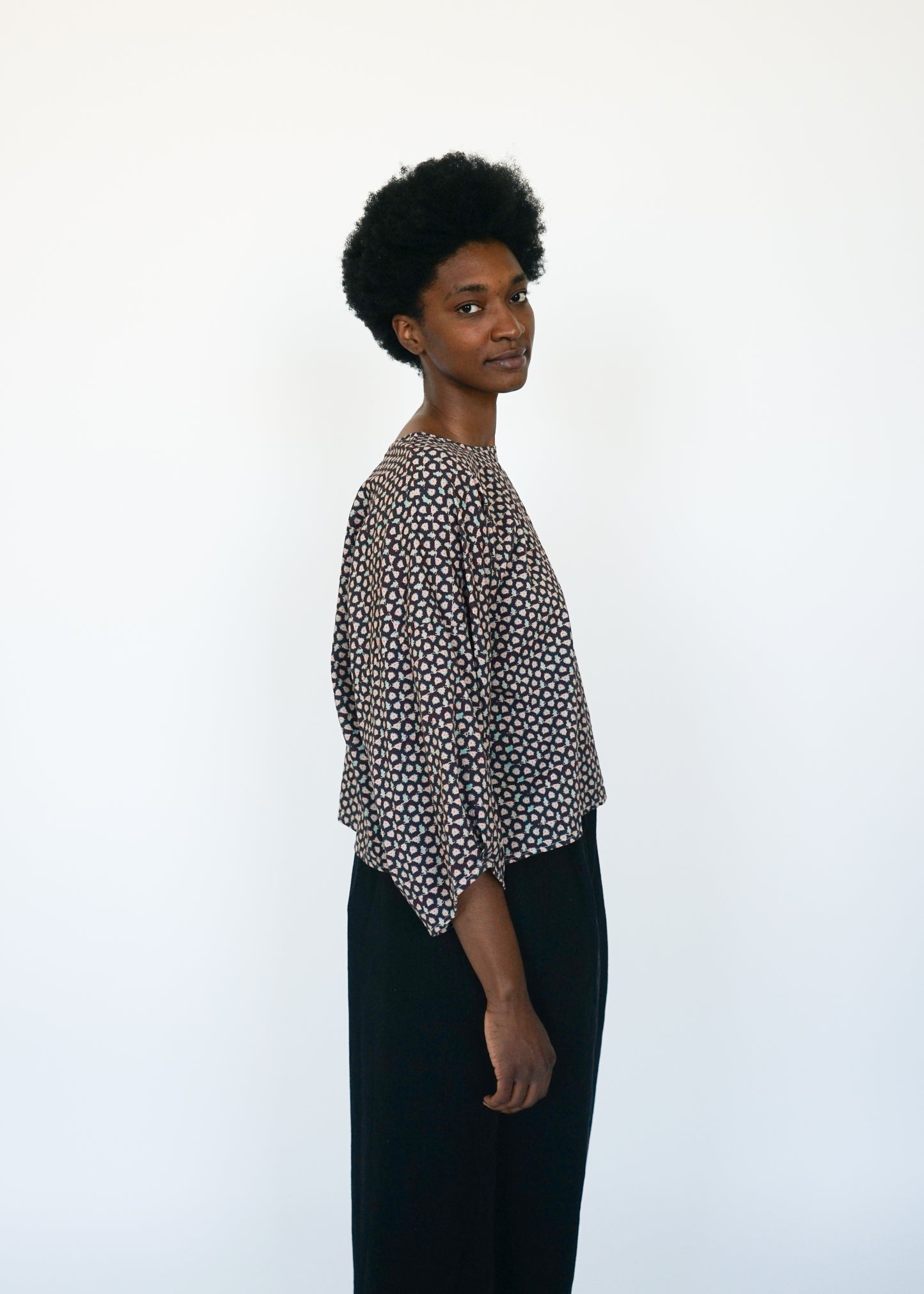 DART BLOUSE / MUMSIE