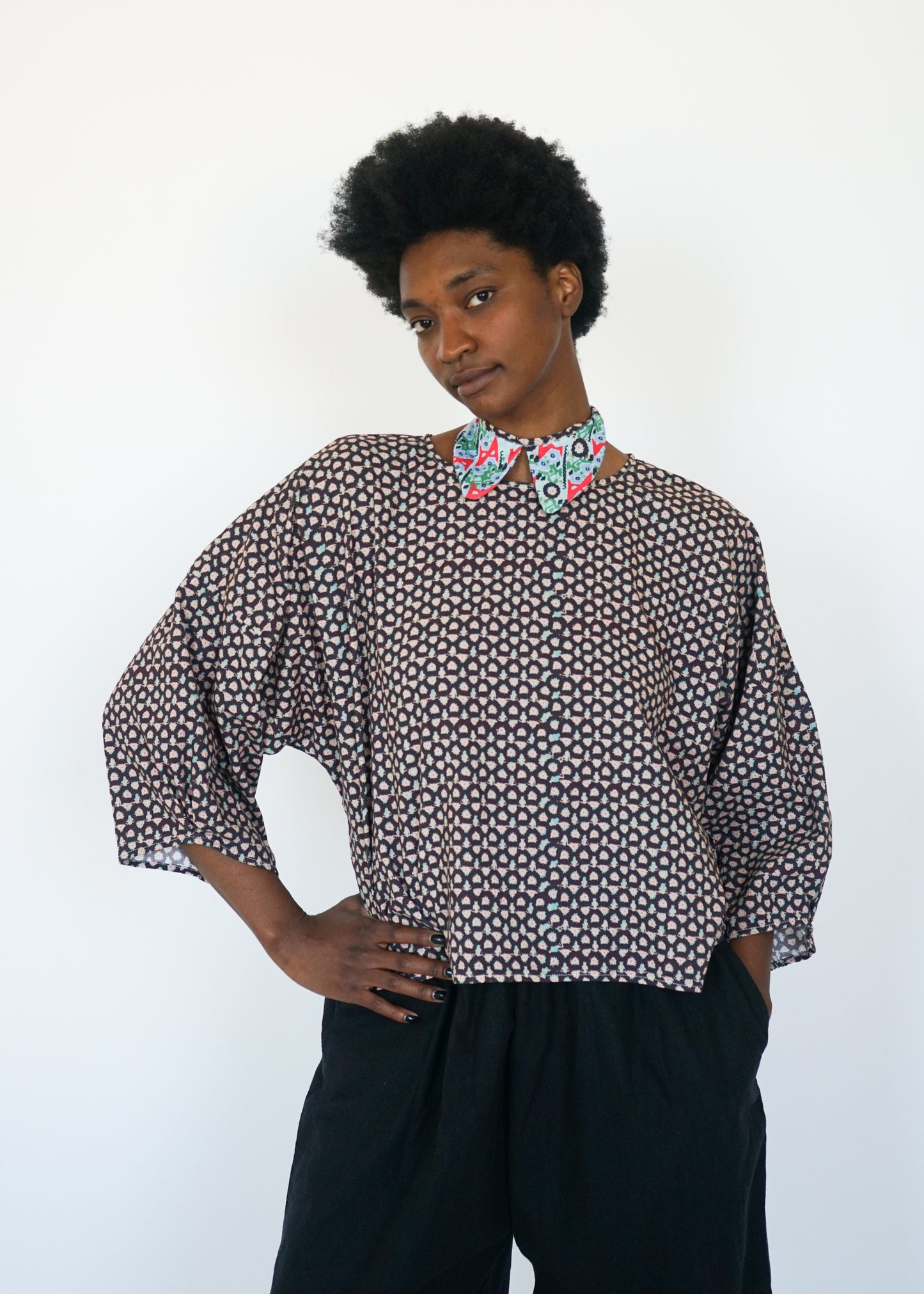 DART BLOUSE / MUMSIE